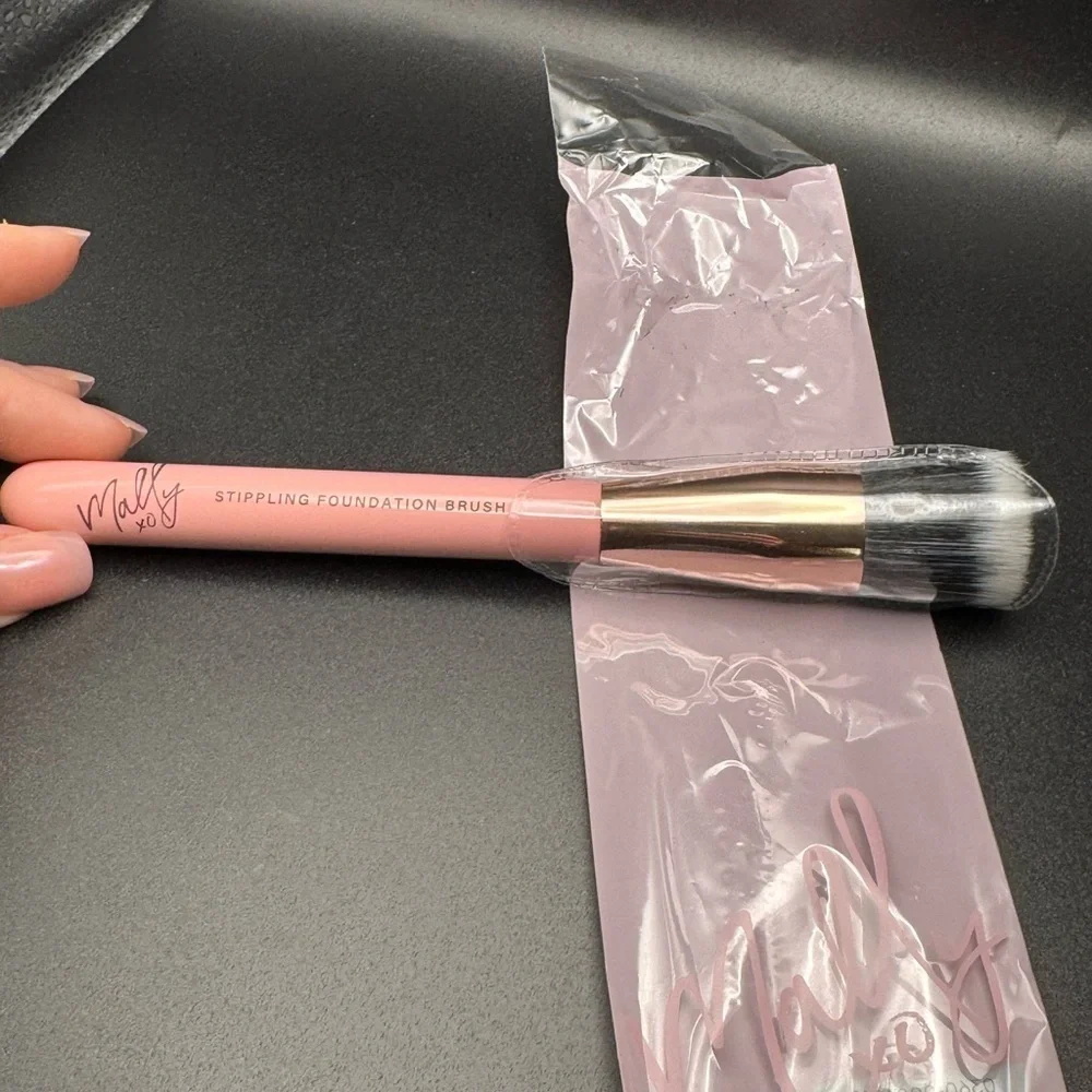 Mally Pink Stippling Foundation Brush-New in bag MRSP $18
